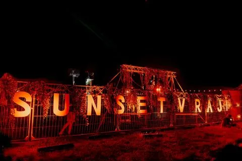 Atmosféra na Sunsete v Raji